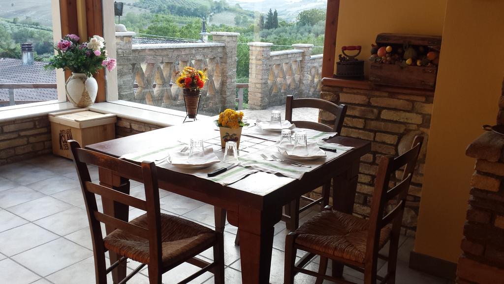 Agriturismo Col Morino Bed & Breakfast Pineto Luaran gambar